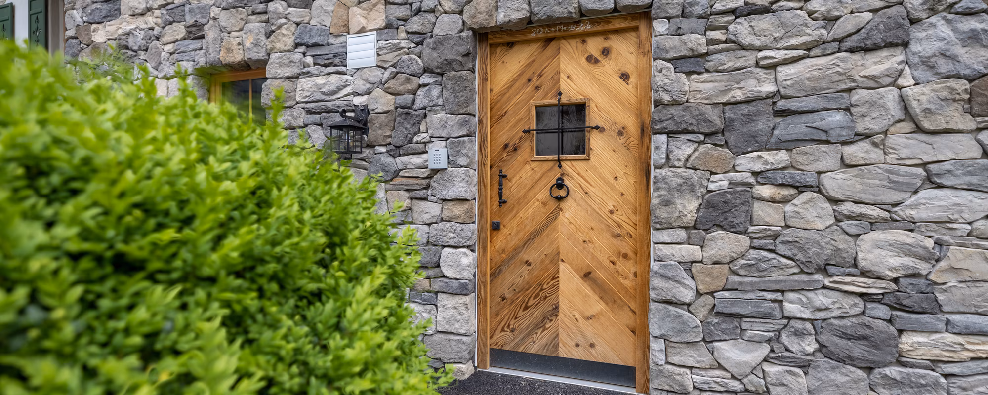 Holzhaustür