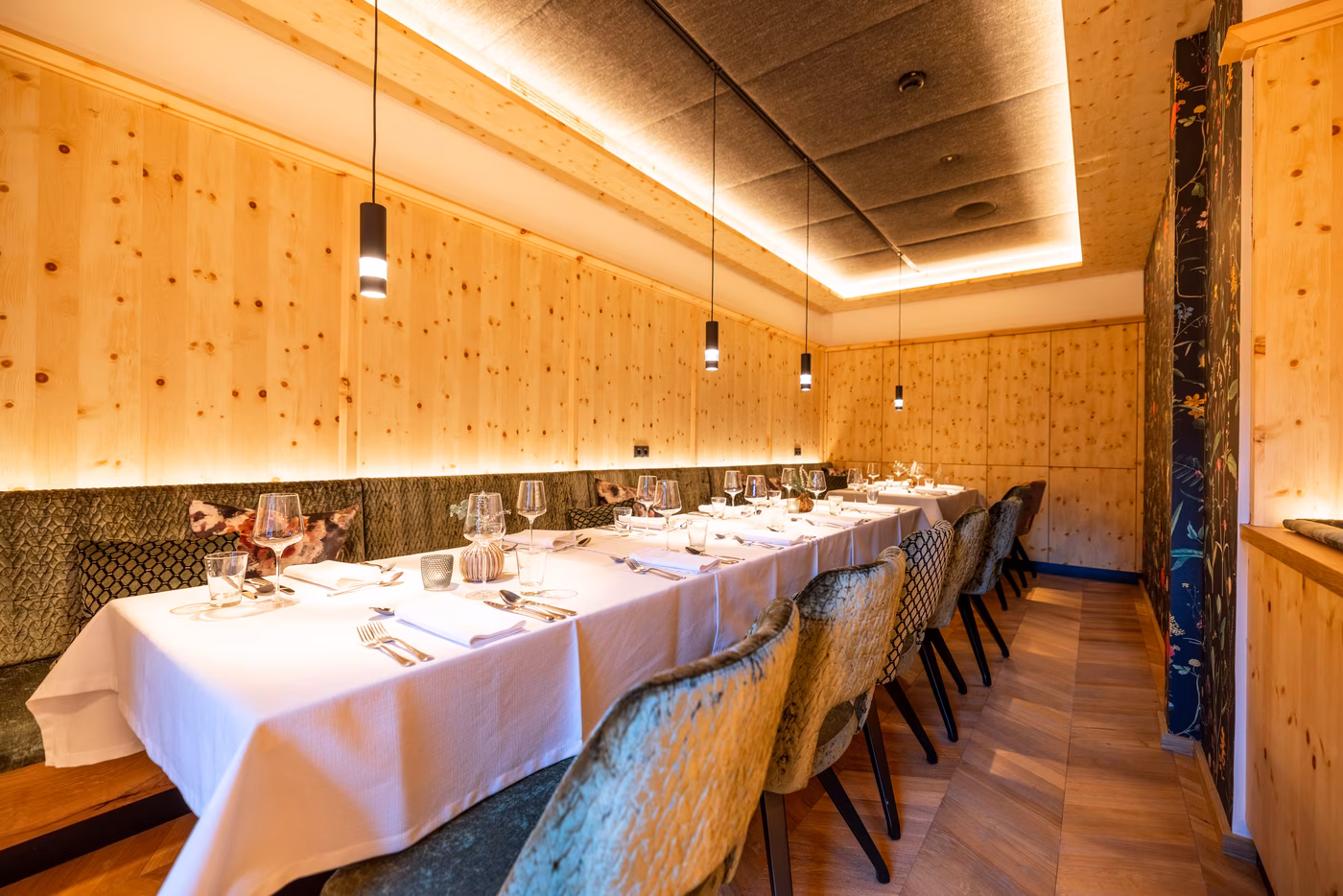 Holzaccessiores im Essbereich